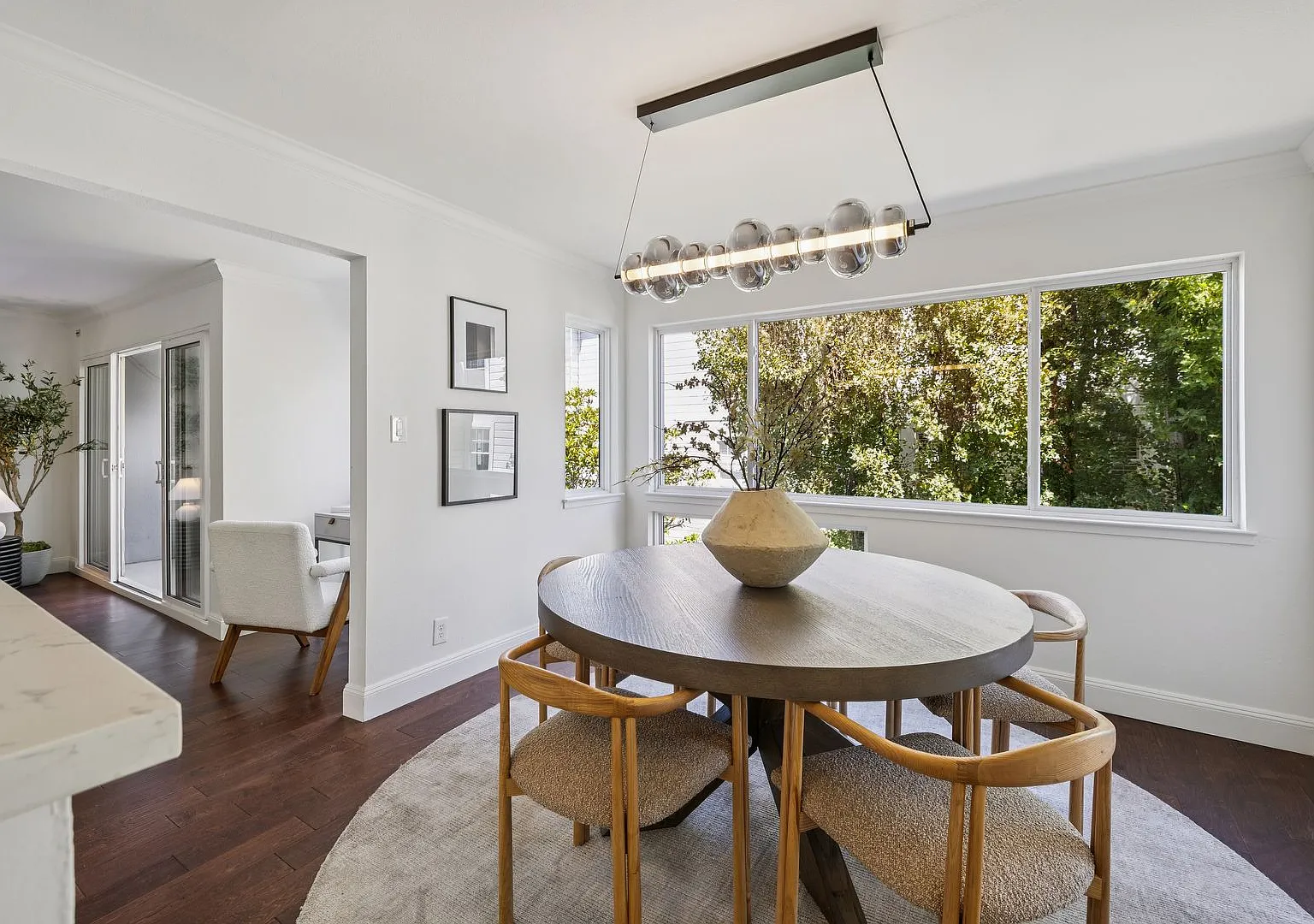 Luxury 3BR Condo | Parking | Marina! — Photo 4