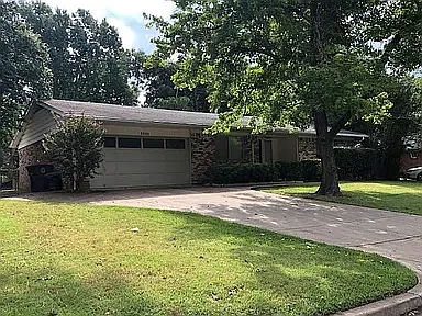 5711 S Rockford Ave — Photo 2