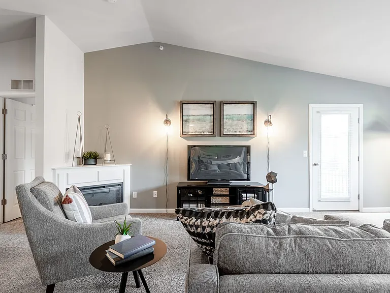 Harvard Place Apartments — Photo 41