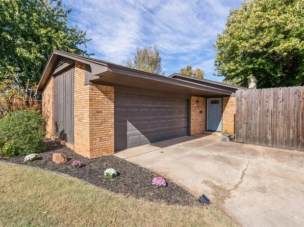 5609 NW 67th St, Warr Acres, OK 73132