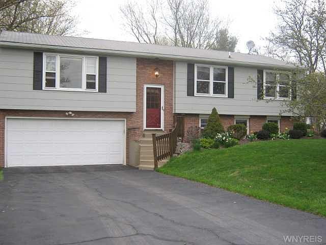 1st image of 44 Sleepy Hollow Ln