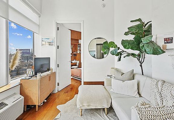 5th image of 1017 Jackson Ave APT 3D