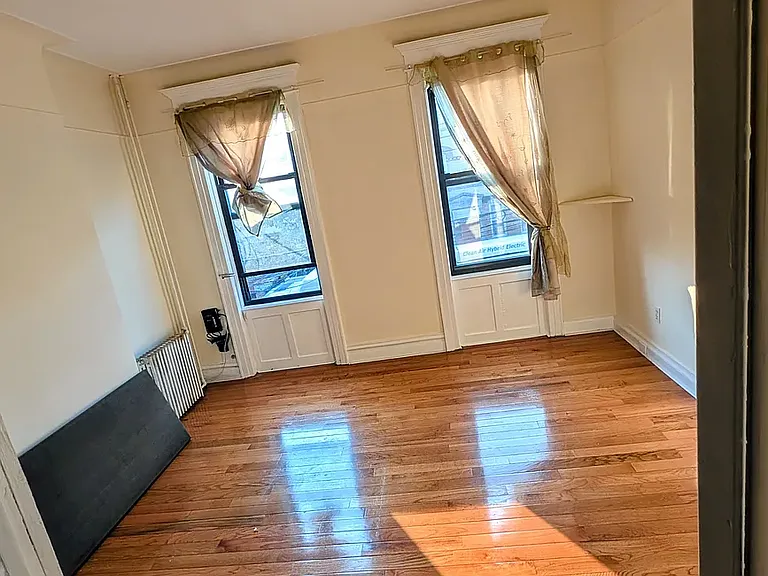 1876 Madison St #2R — Photo 8
