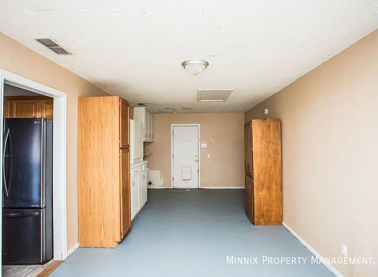 4628 Kemper St — Photo 24