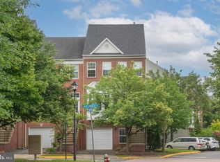 2557 James Monroe Cir, Herndon, VA 20171