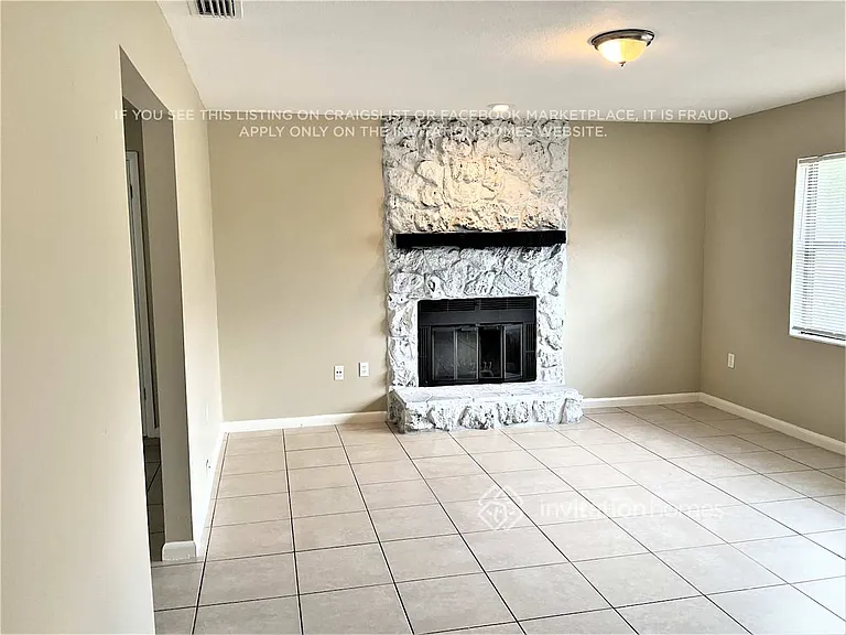 1032 Sunwood Ln — Photo 4