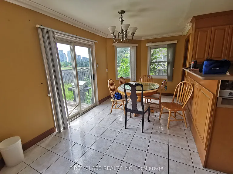 324 Winfield Ter #MAIN2ND FLOOR — Photo 7