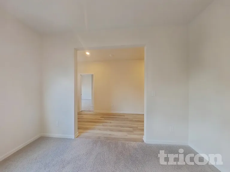 1004 Claas Way — Photo 3