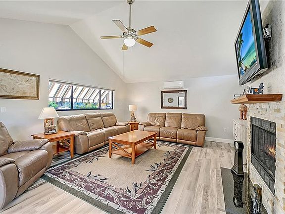 4th image of 902 Faulkwood Ct