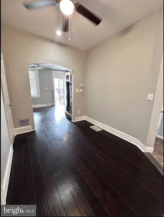 2 bed, 1008 sqft, $1,660 — Photo 3