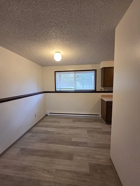 2 bed, 900 sqft, $1,025 — Photo 3