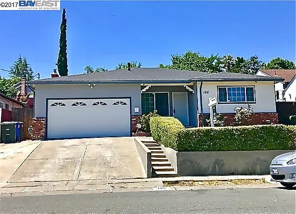 186 Riverview Dr photo 1
