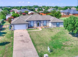 1205 Scrambler Ln, Edmond, OK 73025