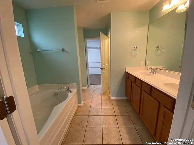 3708 Greenridge — Photo 16
