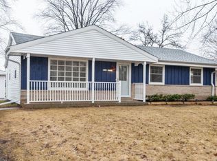 W162N9439 Blackfoot Dr, Menomonee Falls, WI 53051