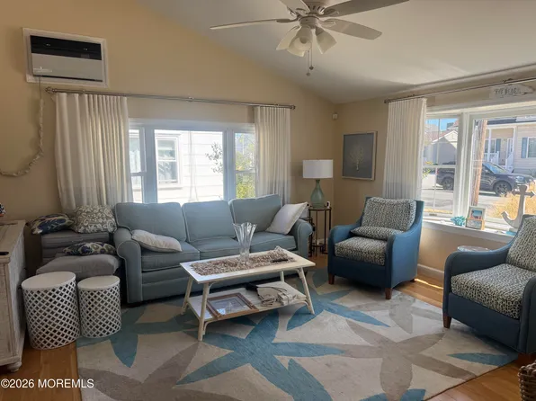 128 San Fernando Dr, Lavallette, NJ 08735