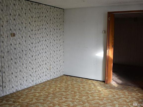5th image of 10108 47th Ave SW