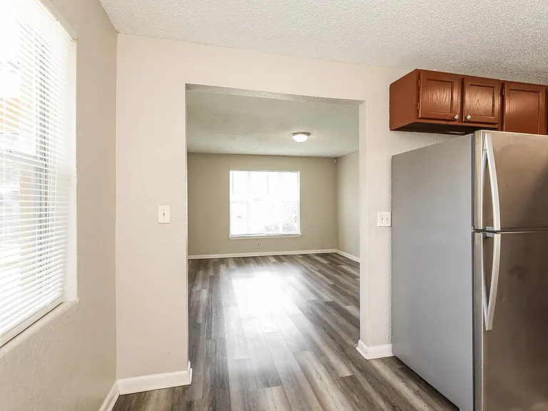 5528 Vernon Rd — Photo 8