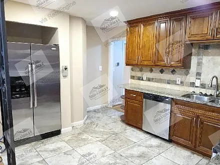 4 bed, 2.0 bath, 2251 sqft, $3,000 — Photo 4