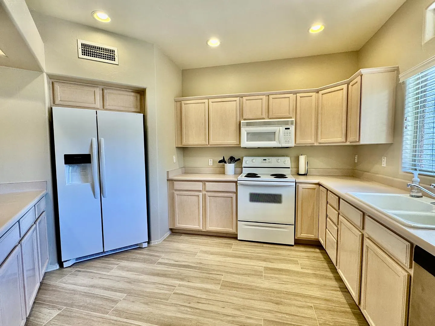 655 W Vistoso Highlands Dr #111 - Vistoso Resort Casita- First Floor- Pets Welcome — Photo 2