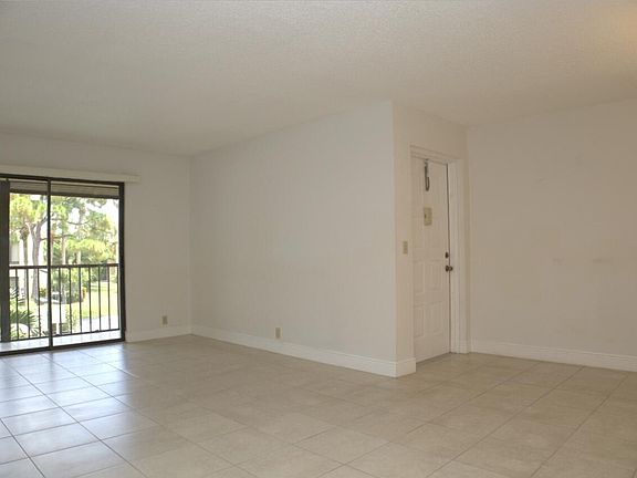 3rd image of 815 Sky Pine Way #D2
