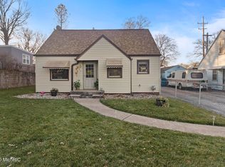 1733 Sunnyside Dr, Kalamazoo, MI