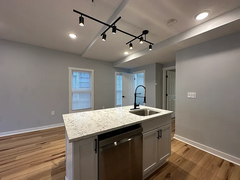 128 Caroline Ave #2 — Photo 17