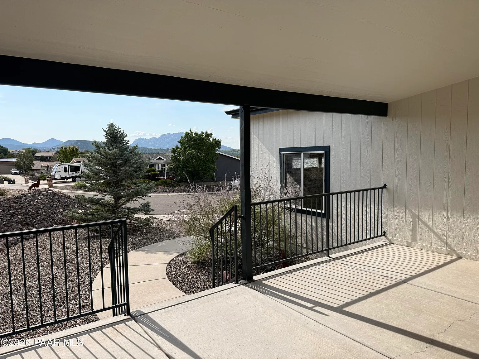 3 bed, 2.0 bath, 1900 sqft, $2,650 — Photo 3