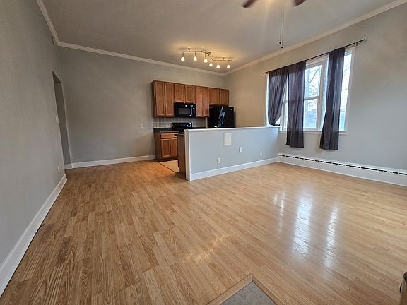 3rd image of 211 Linwood Ave #4