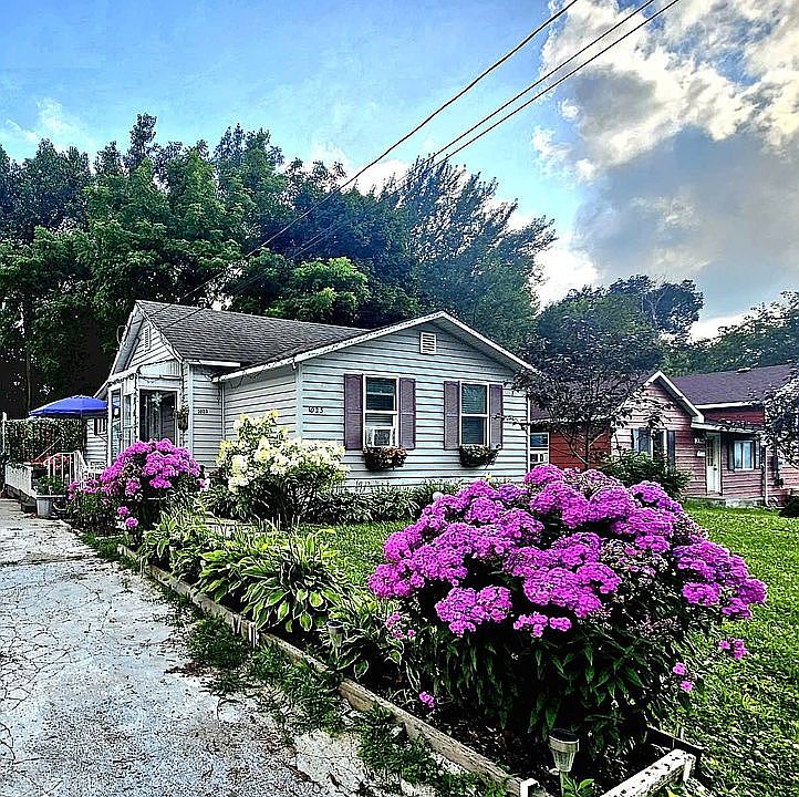 1st image of 1023 Abbott St
