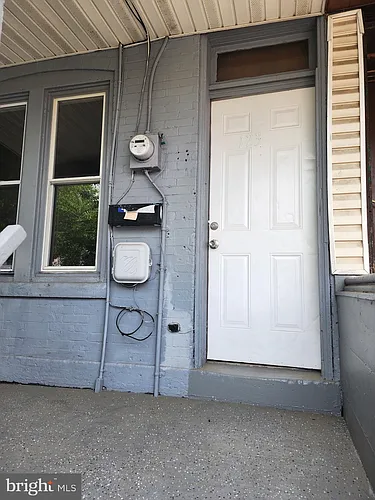 123 Ward Ave Photo 1
