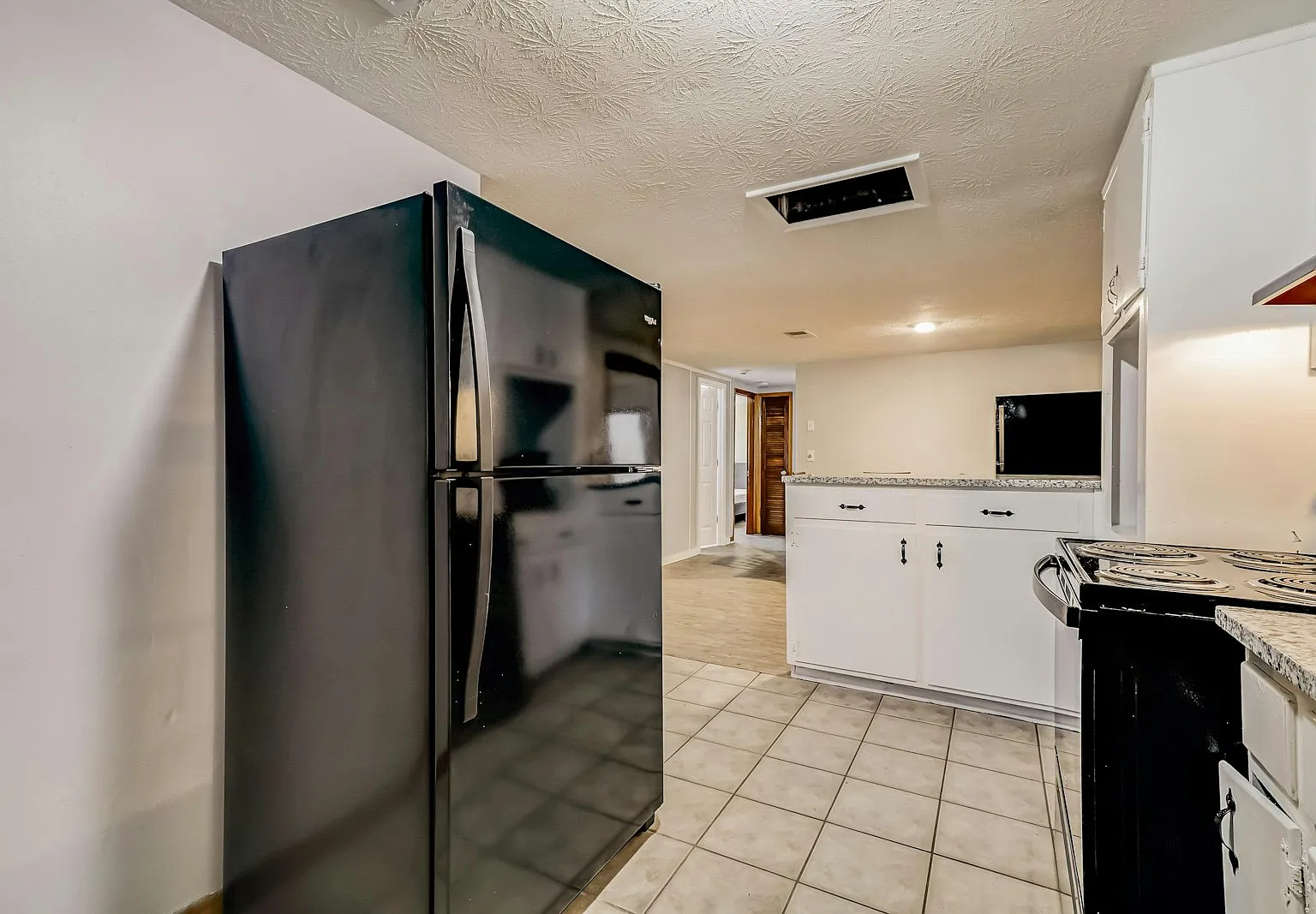 7387 Dostie Drive East, Unit R2 — Photo 4