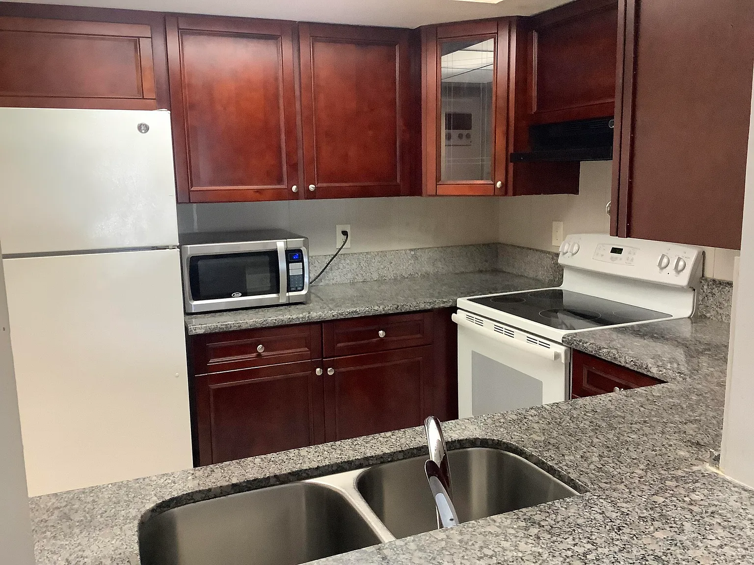2 bed, 2.0 bath, 1120 sqft, $2,250 — Photo 3