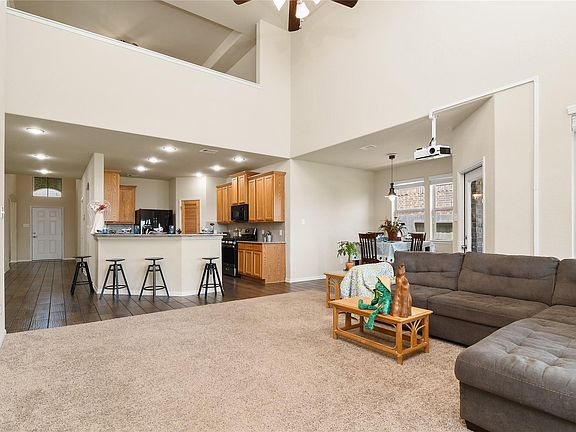 4th image of 2304 Tall Palm Dr