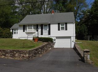 8 Sherwood Rd, Auburn, MA 01501