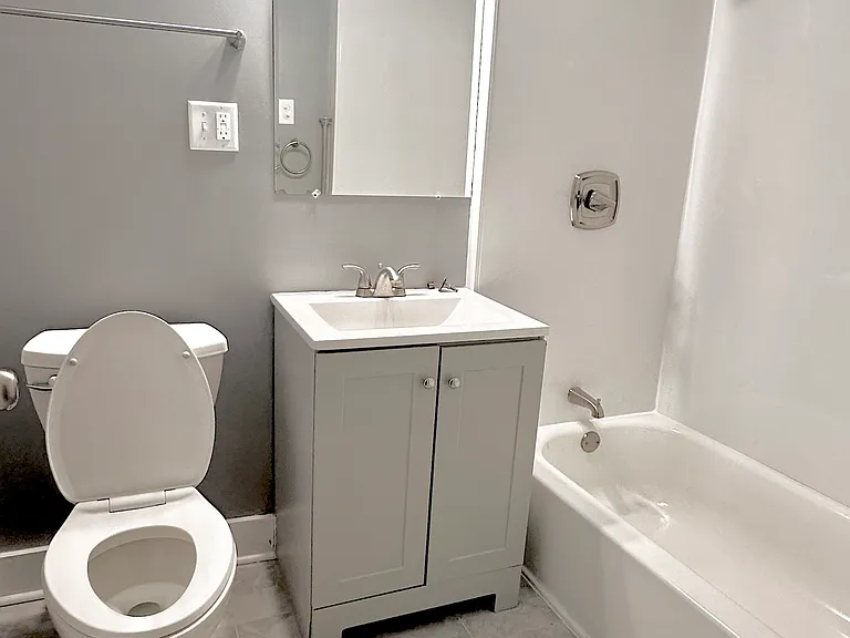 4444 S Indiana Ave #3 — Photo 11