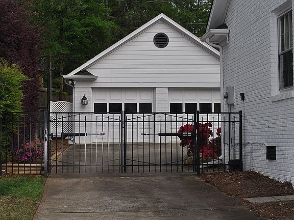 Two Car Garage with Automatic Gate