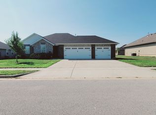 6011 N 6th Ave, Ozark, MO 65721