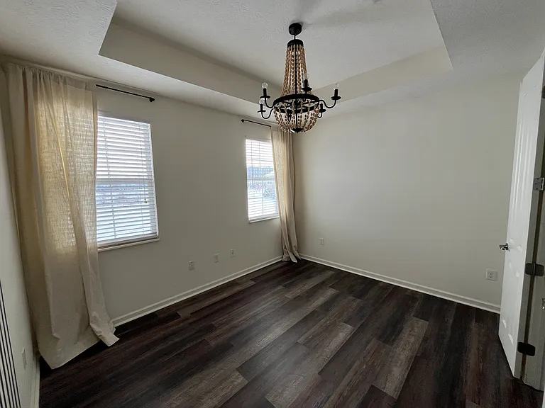 3175 Rossmore Cir — Photo 10