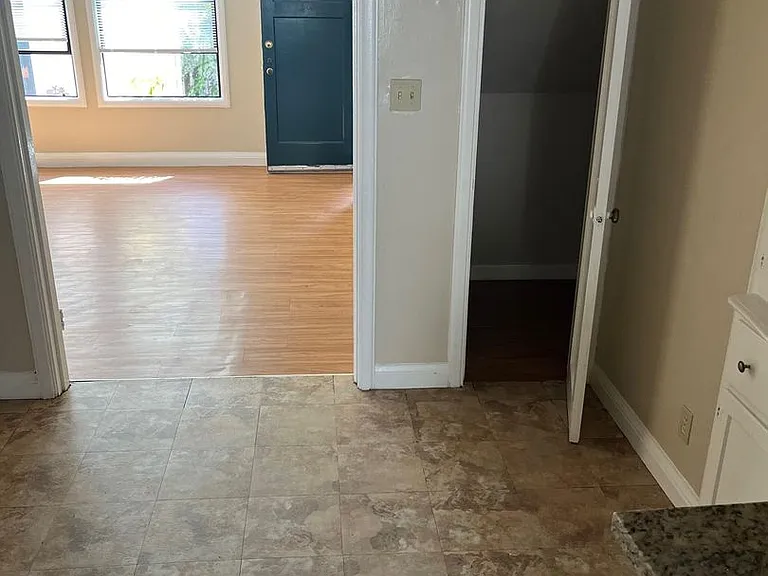 886 Cleveland St — Photo 7