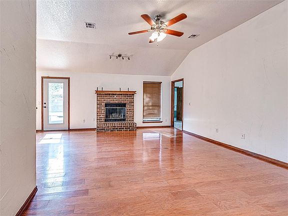 4th image of 3608 Teresa Dr