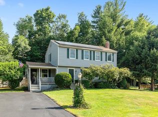 6 Countryside Rd, Pepperell, MA 01463