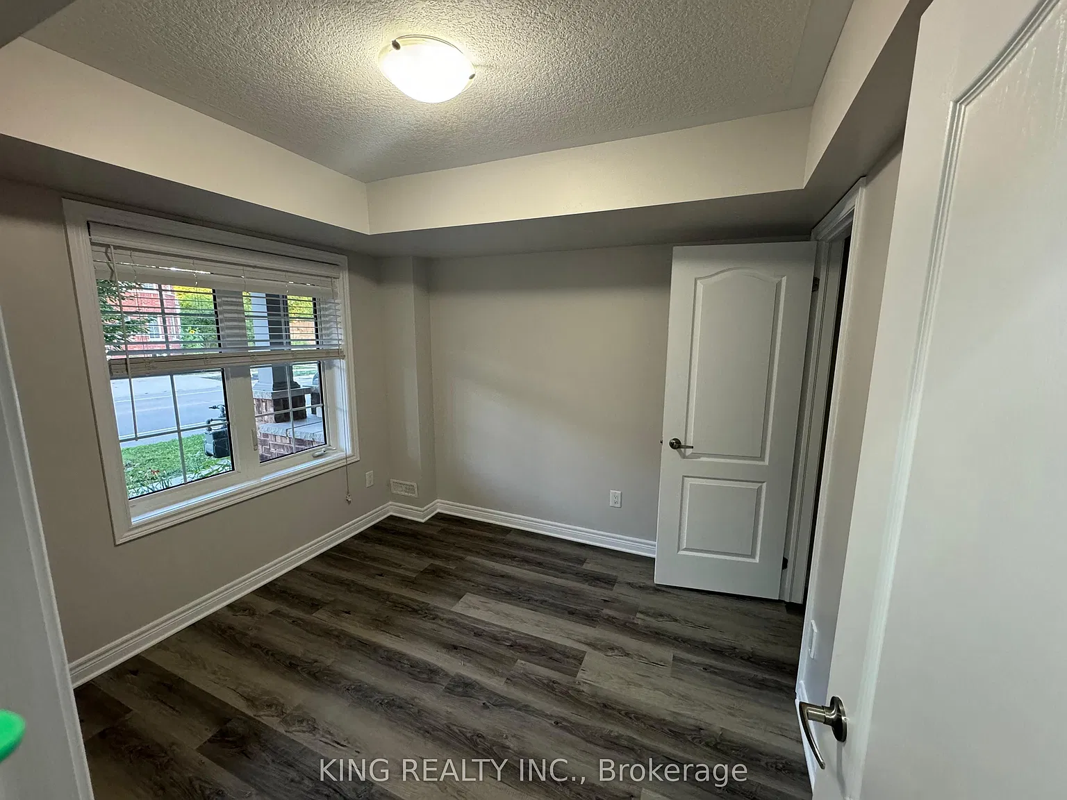 4 bed, $2,400 — Photo 3