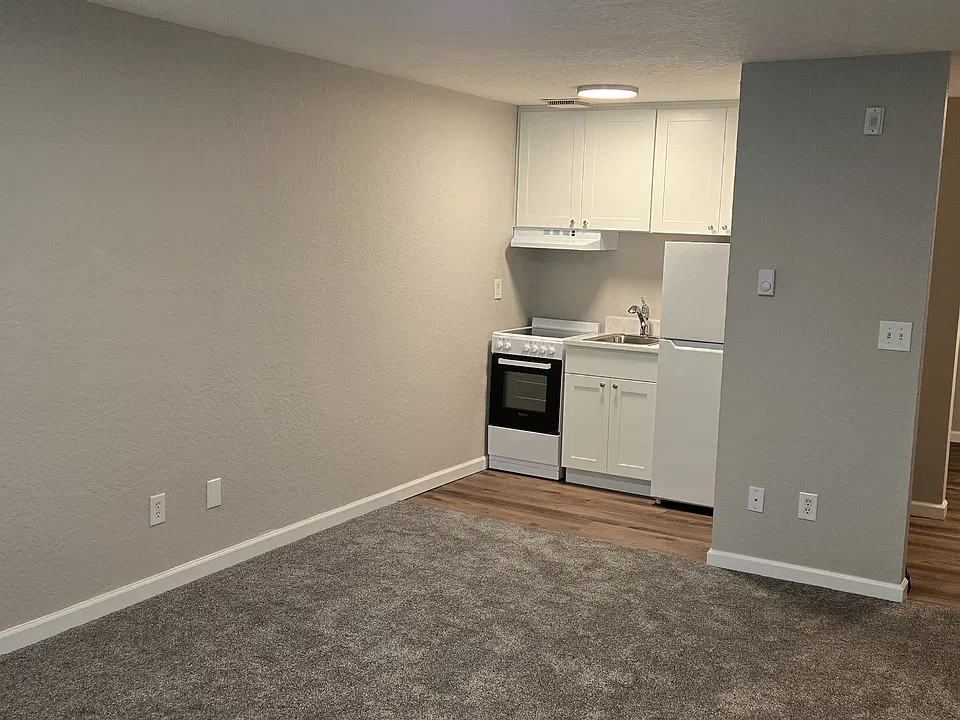 11-1625 S Kent Des Moines Rd #11