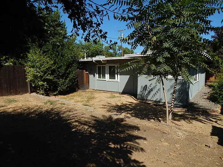 725 Adeline Pl — Photo 20