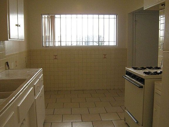 4th image of 4355 Texas St APT A