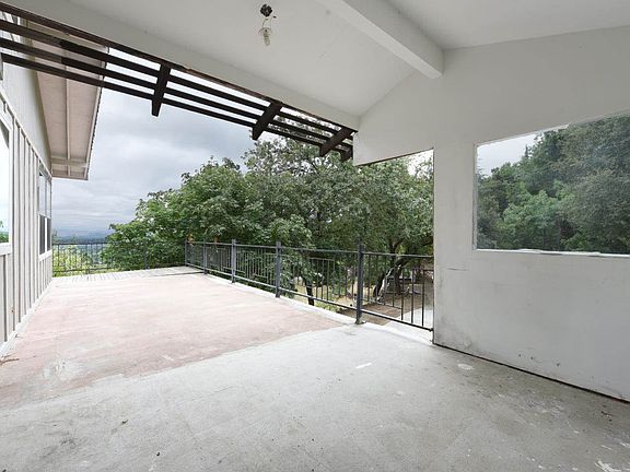 3rd image of 21352 Saratoga Hills Rd