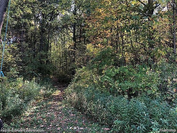 2nd image of 7627 Lapeer Rd