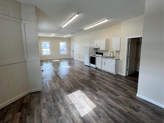 4th image of 66 Lake St APT 4
