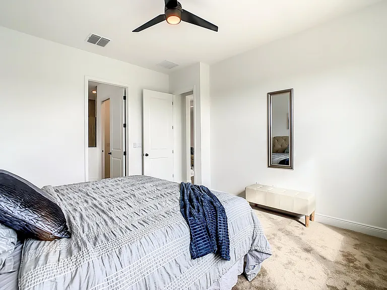 15707 Vetta Dr — Photo 57